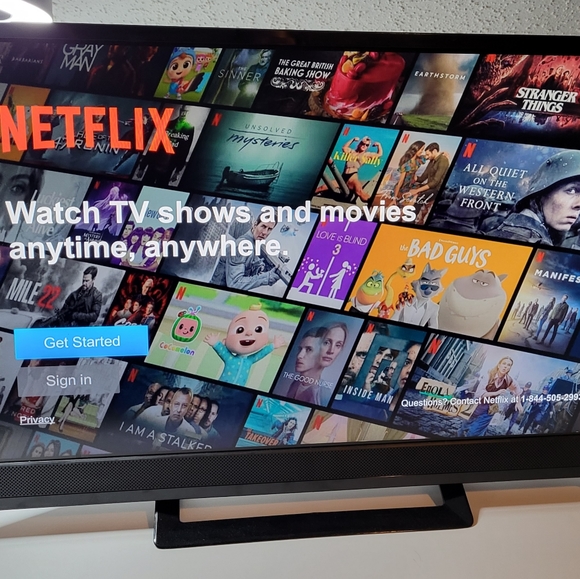 Vizio 24-Inch 1080p Smart LED TV E24-C1 - Picture 2 of 9